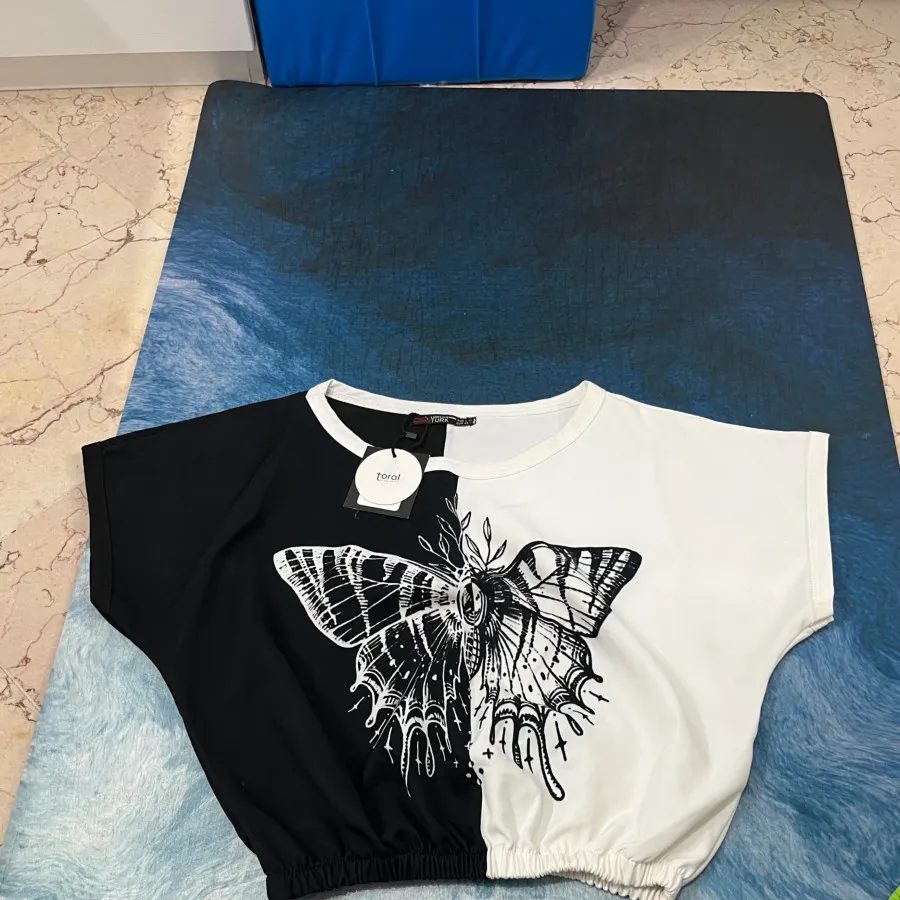 کراپ زنانه پروانه