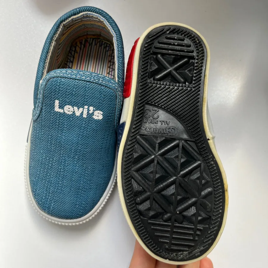 کفش بچه گانه