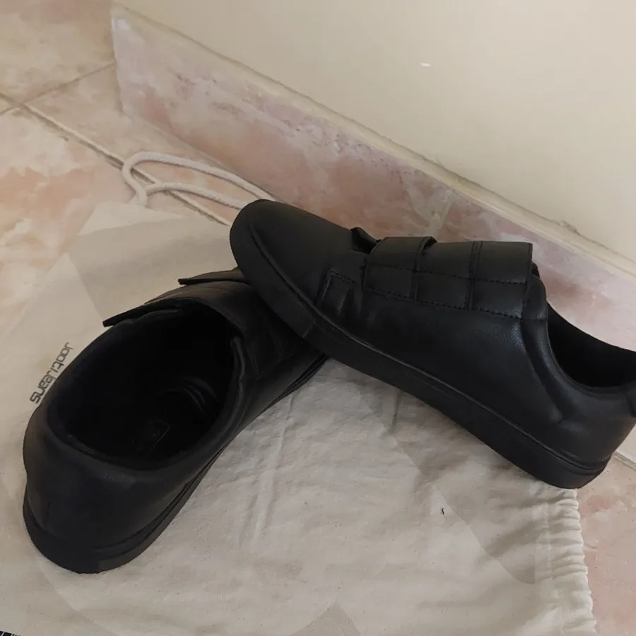 کفش روزمره چرم مردانه