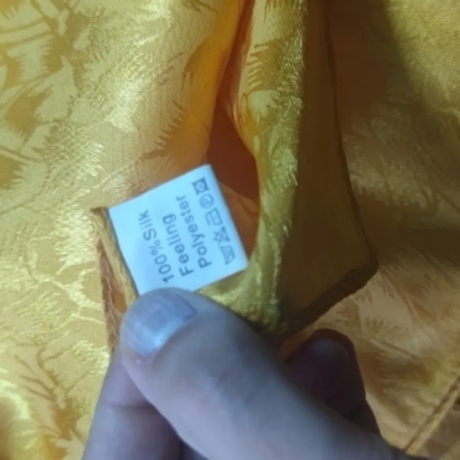 روسری شیک طلایی