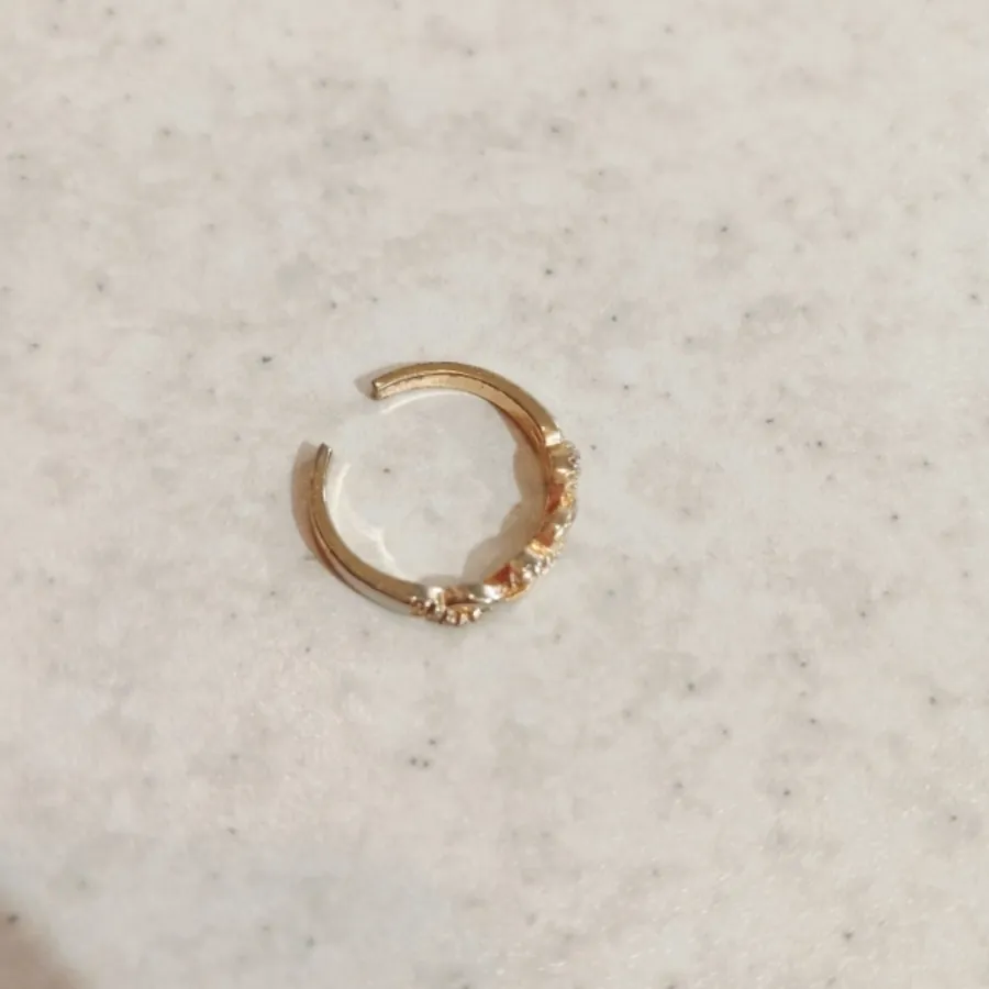 انگشتر طلایی