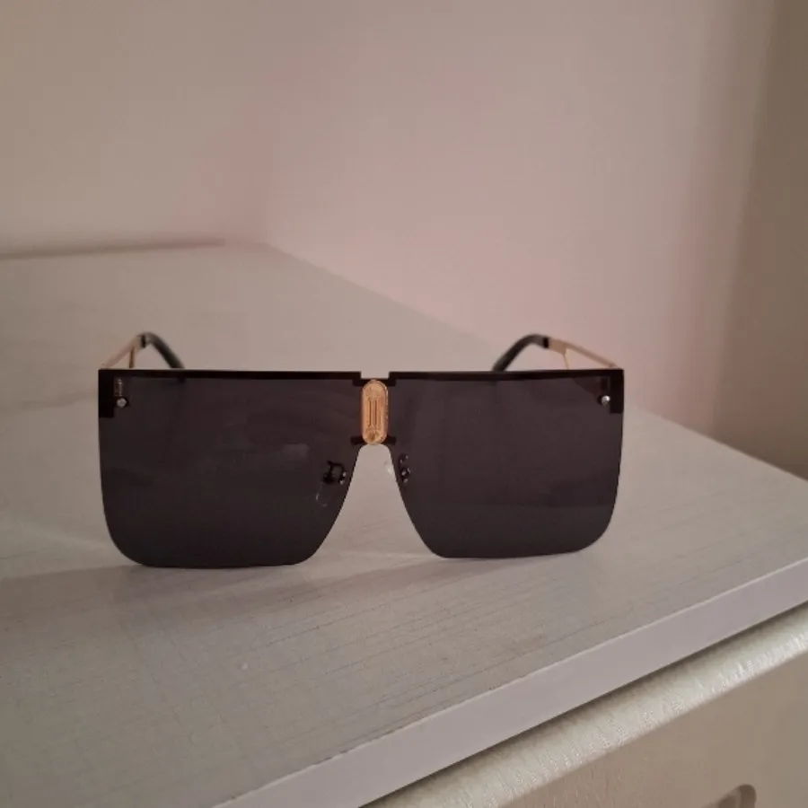 عینک آفتابی