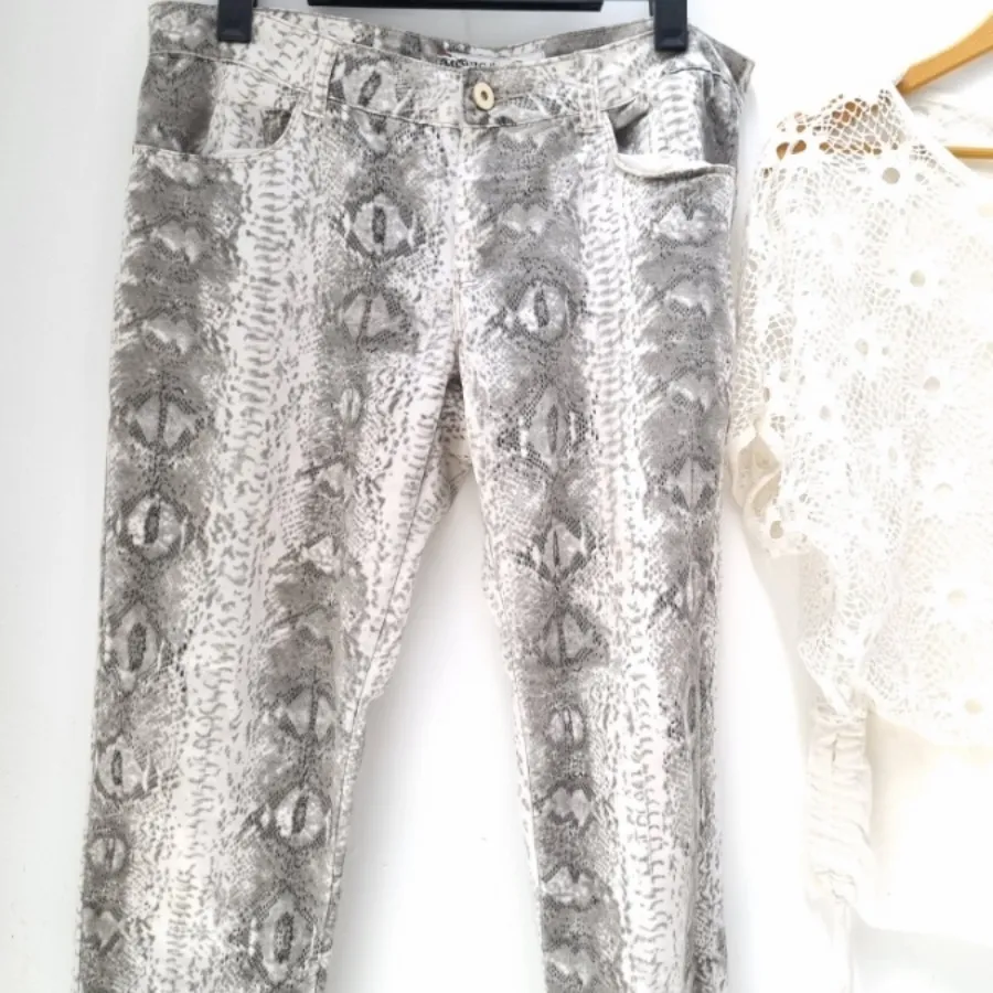 لباس و شلوار