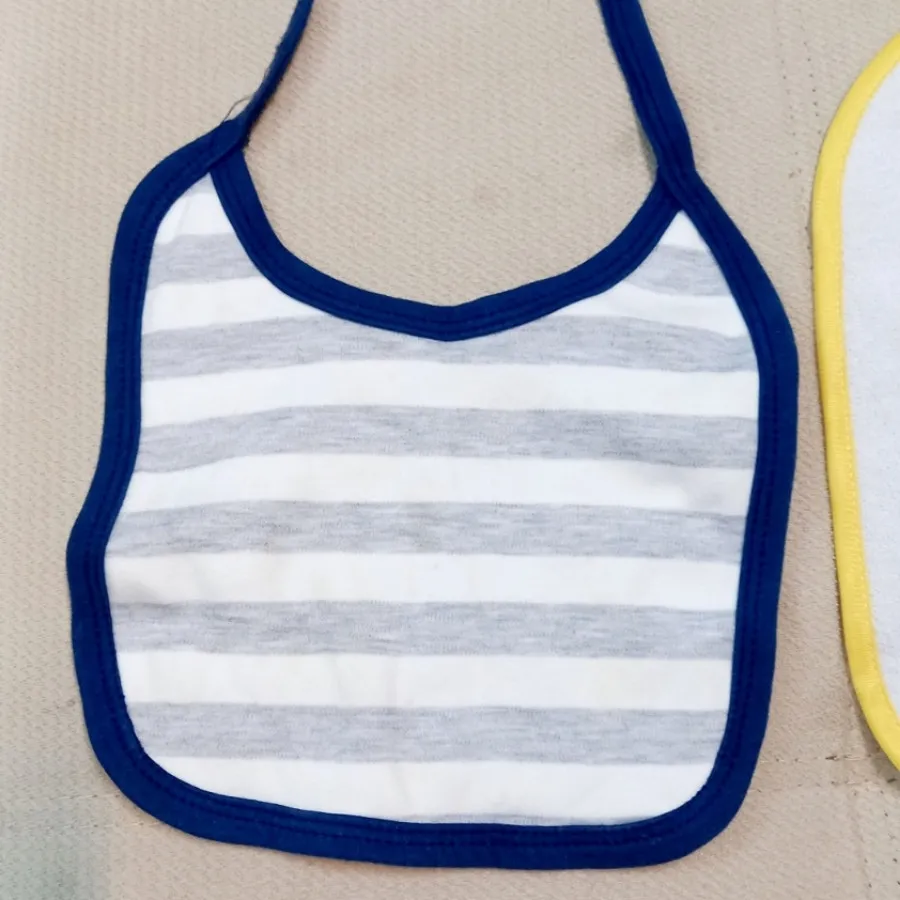 دو عدد پیشبند نوزاد