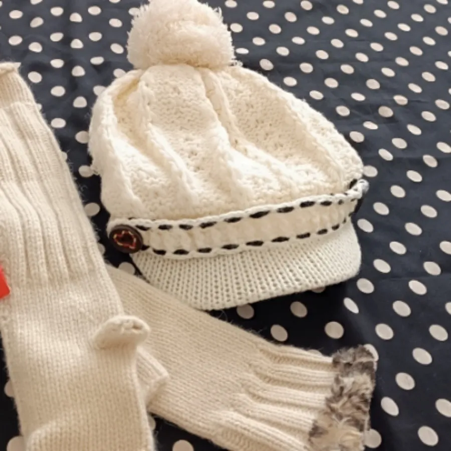 کلاه و ساق دست و دستکش