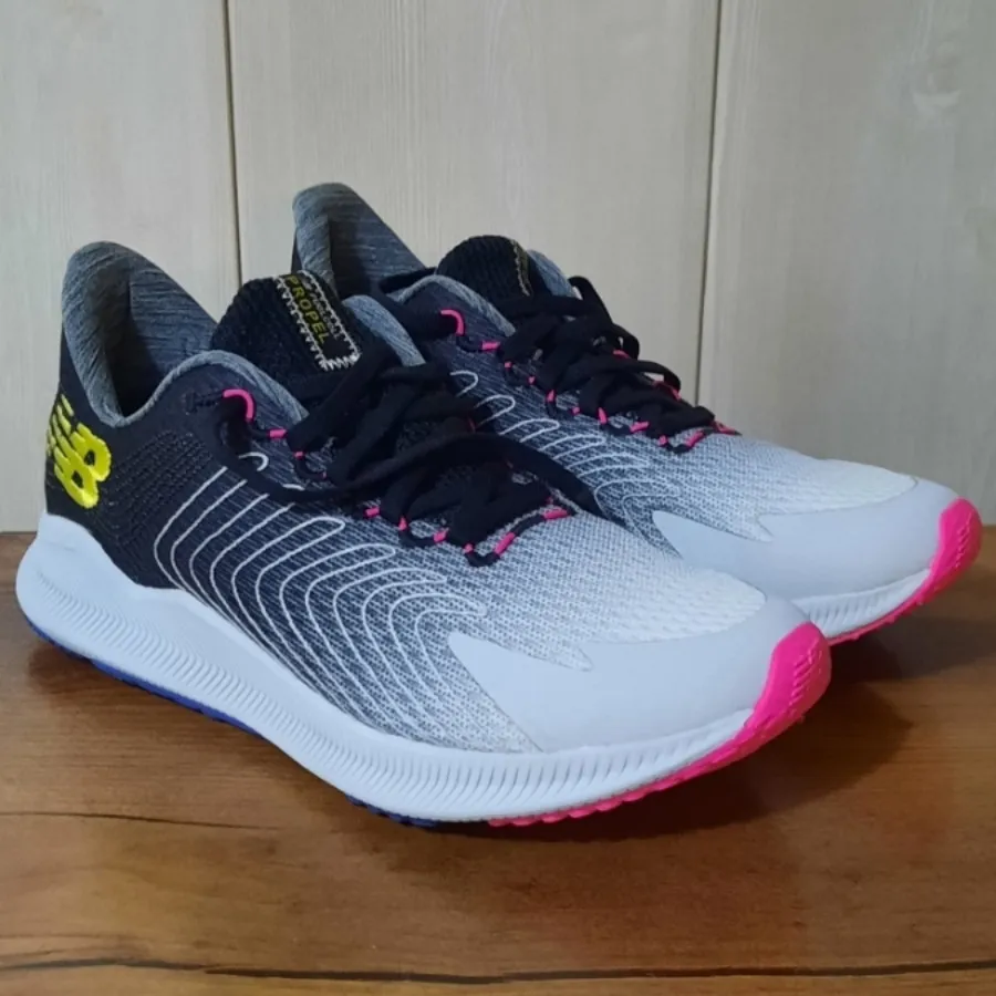 کتونی نیوبالانس