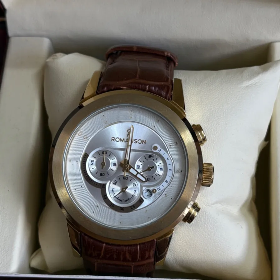 ساعت سه موتوره رومانسون