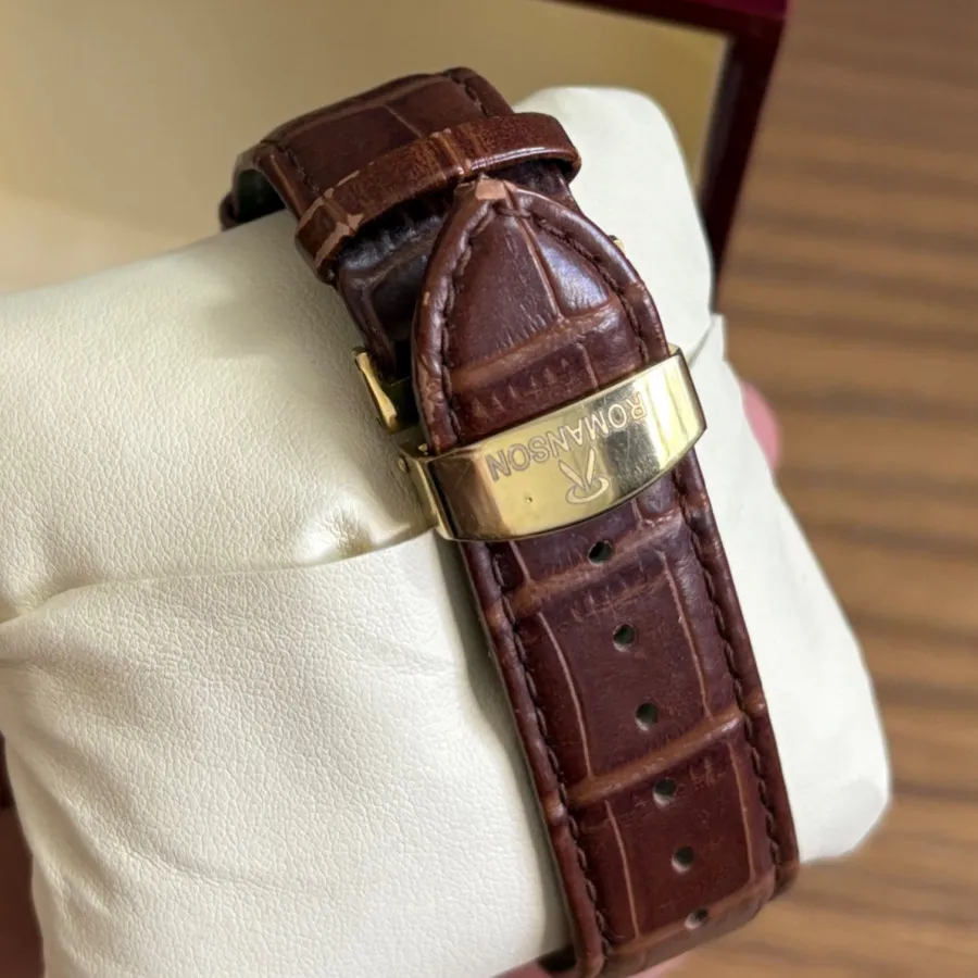 ساعت سه موتوره رومانسون