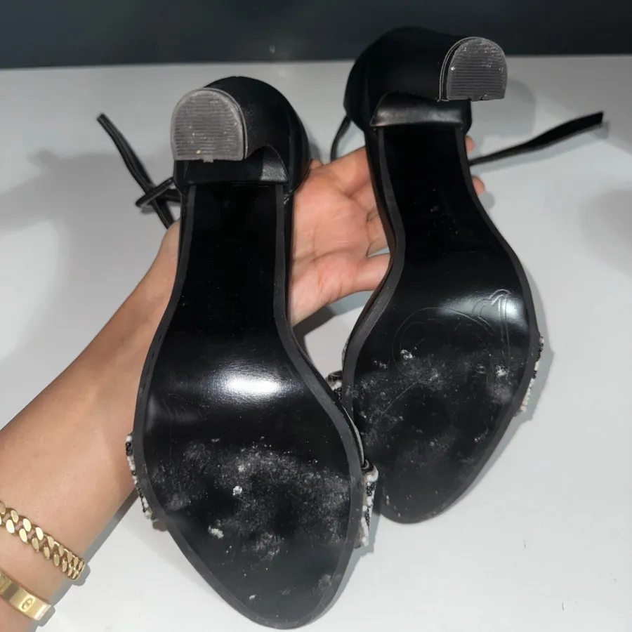 کفش جلوش ترمه دوزی شده