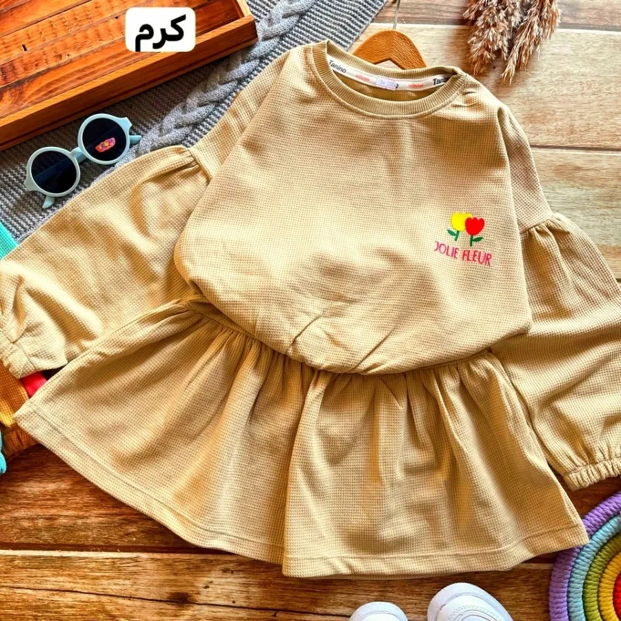 بلوزکراپ و دامن بیسکوییتی