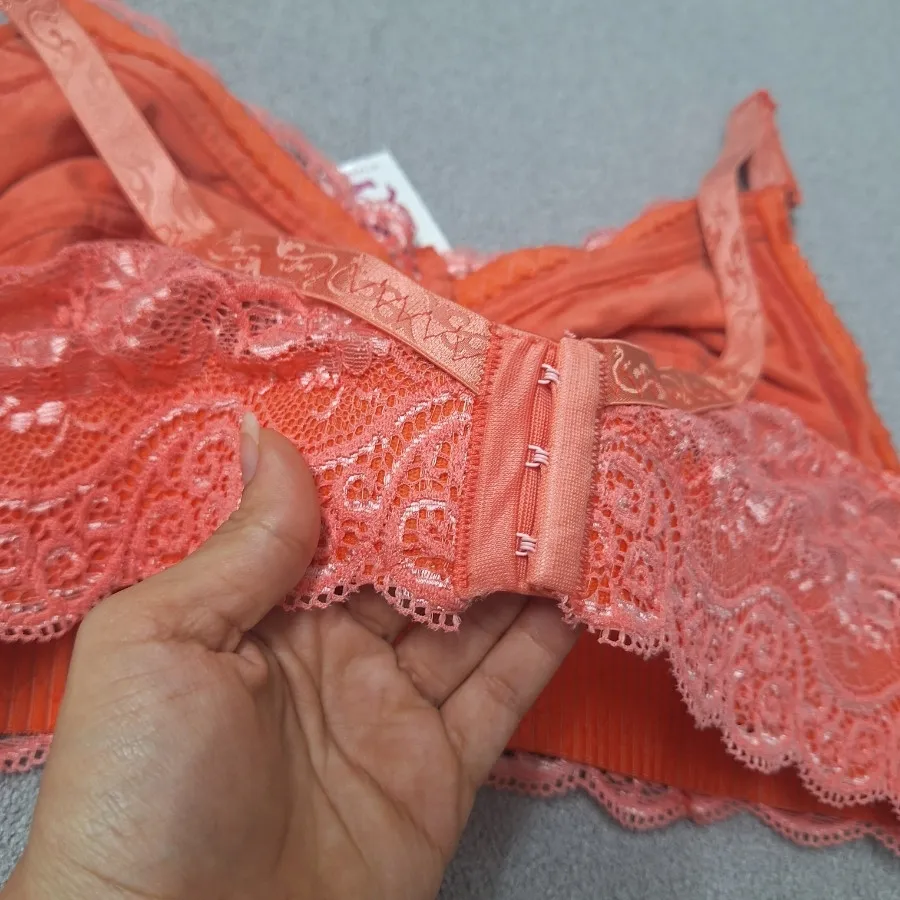 سوتین نخی و گیپور