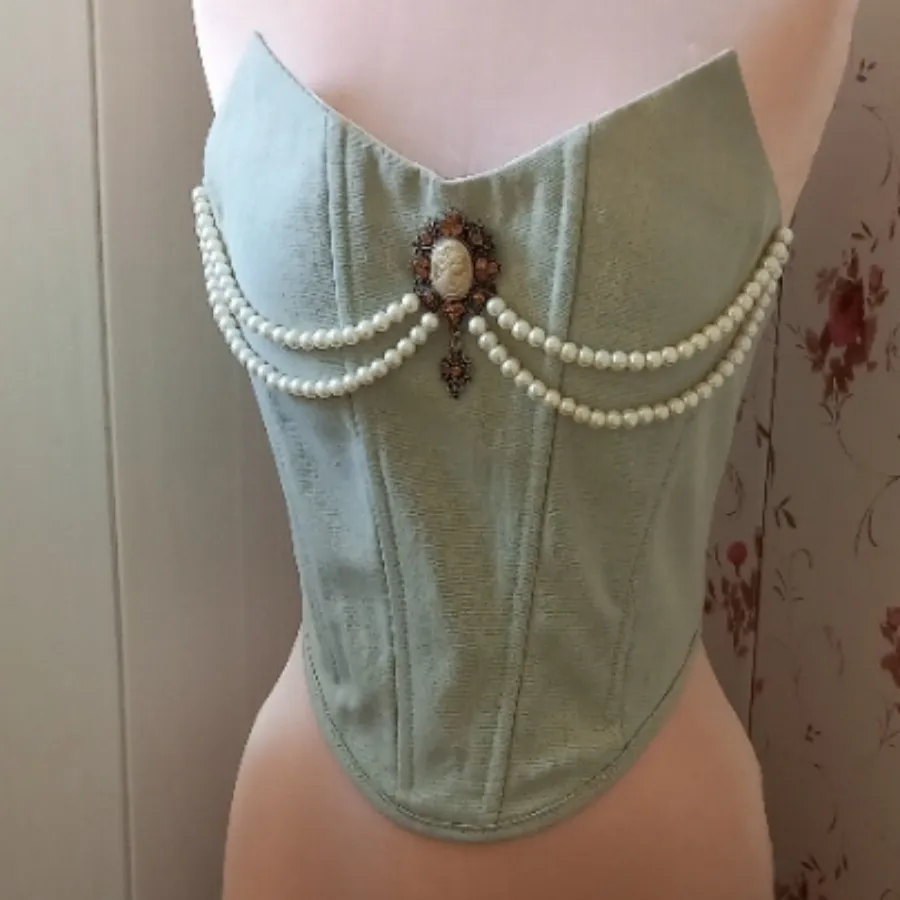 کرست ویکتوریایی