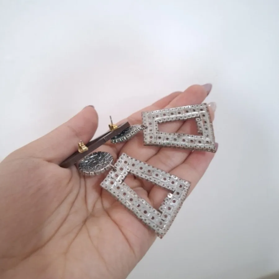 پوشونده نگینی