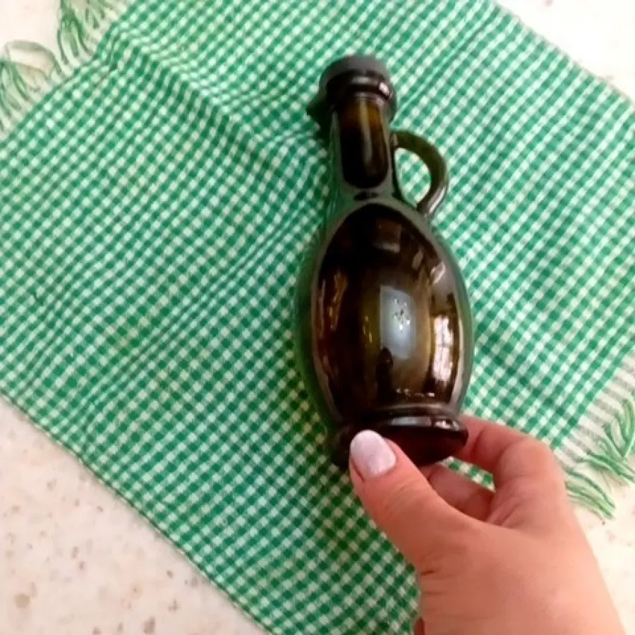 ظرف شیشه ای قدیمی