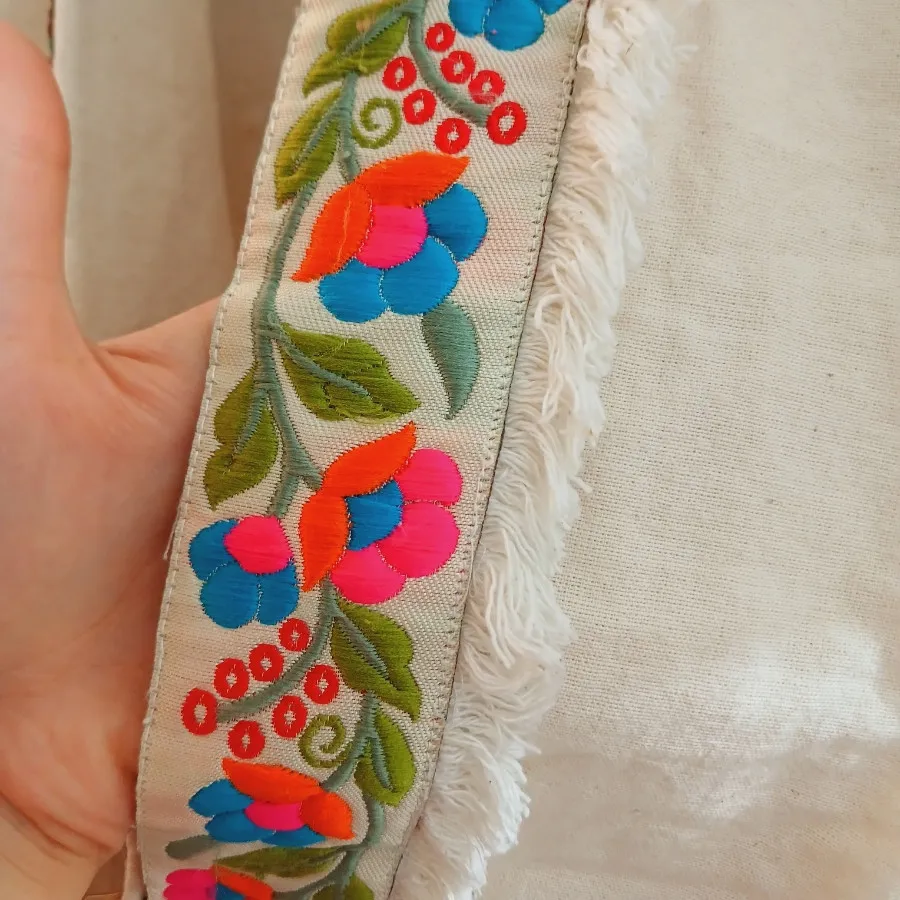 کت گلدوزی شده