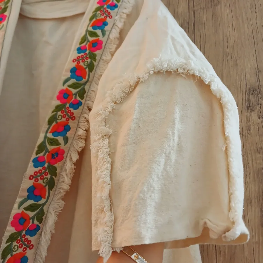 کت گلدوزی شده