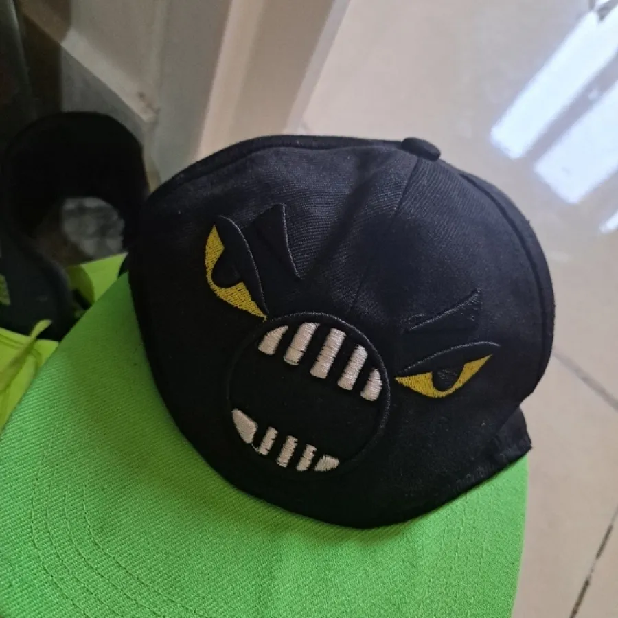 کتونی فوتسال وکلاه