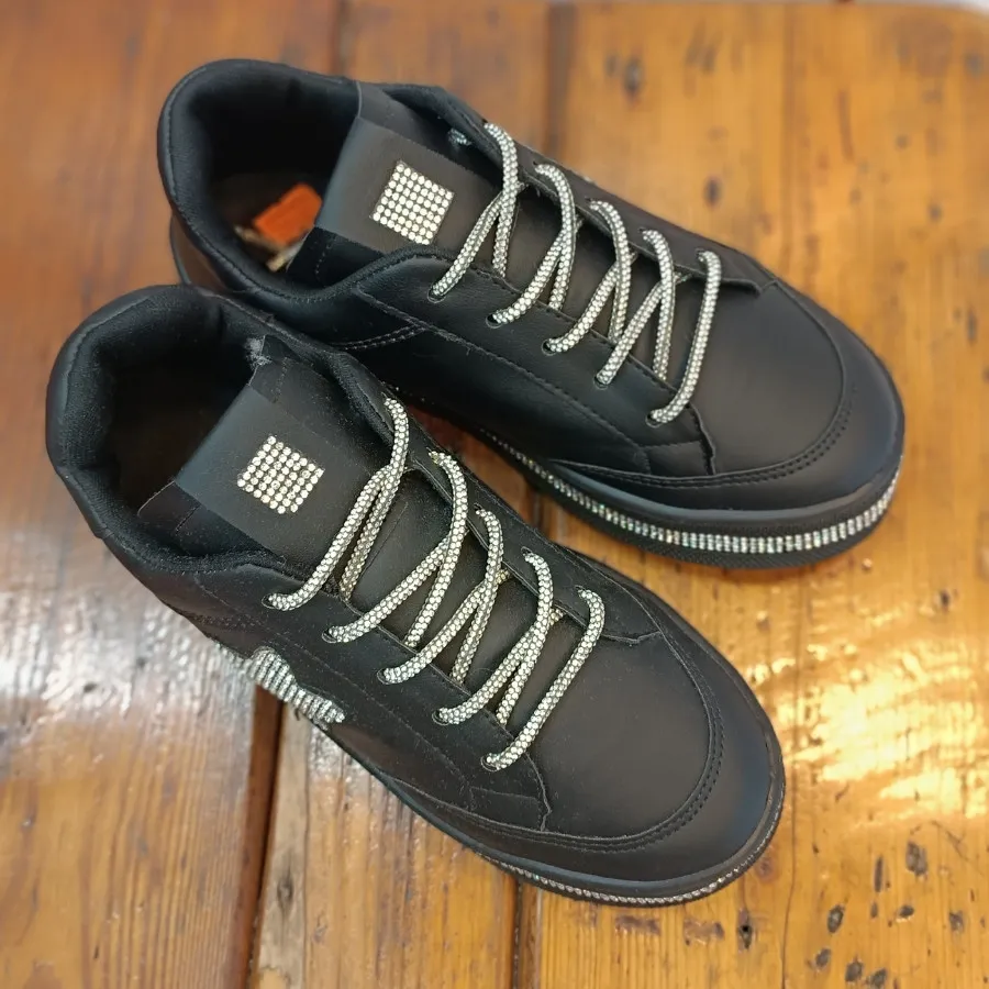 اسپرت نگینی