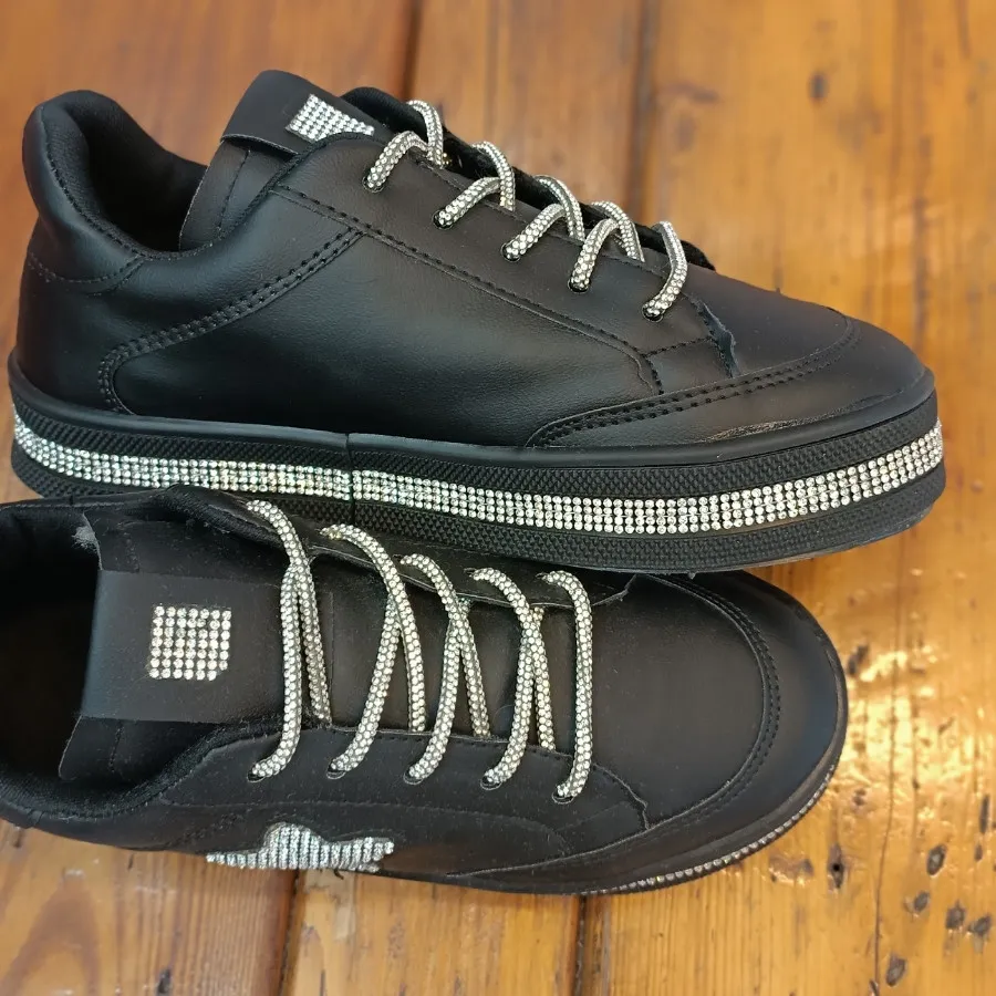 اسپرت نگینی