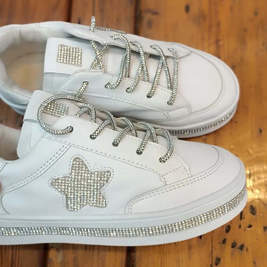 اسپرت ونس نگینی