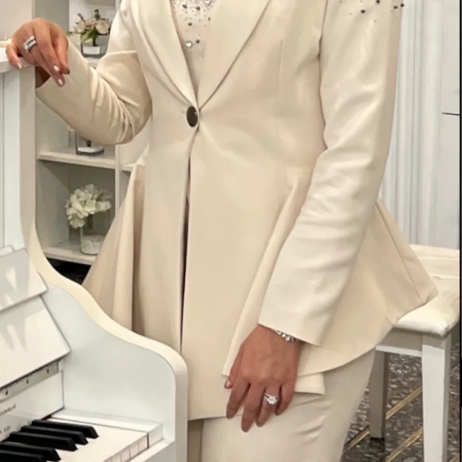 کت و شلوار همراه تاپ