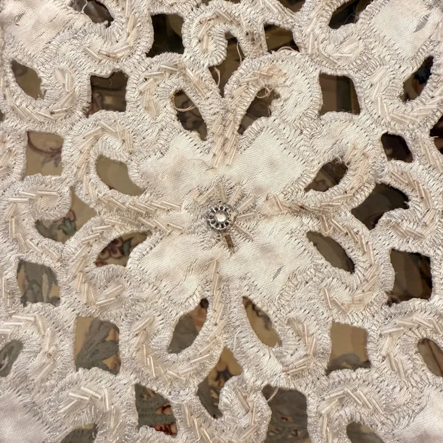 رومیزی دست دوز