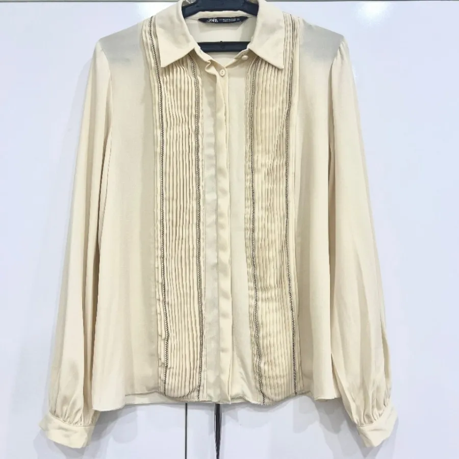 شومیز حریر کرمی زارا