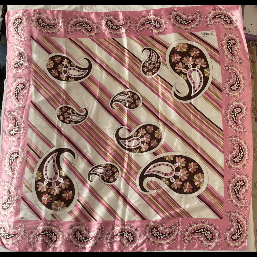 روسری ابریشمی