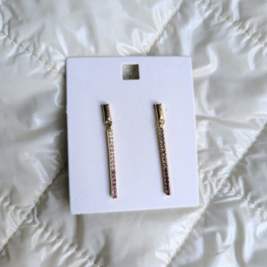 گوشواره آویز نگین صورتی