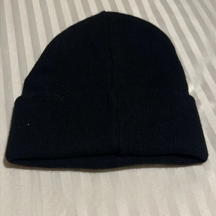 شال و کلاه اچ ان ام