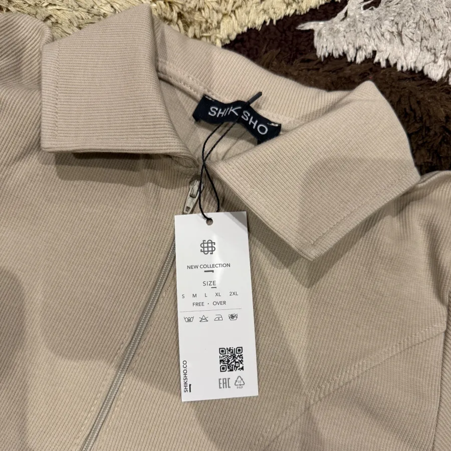 تیشرت زنانه یقه دار