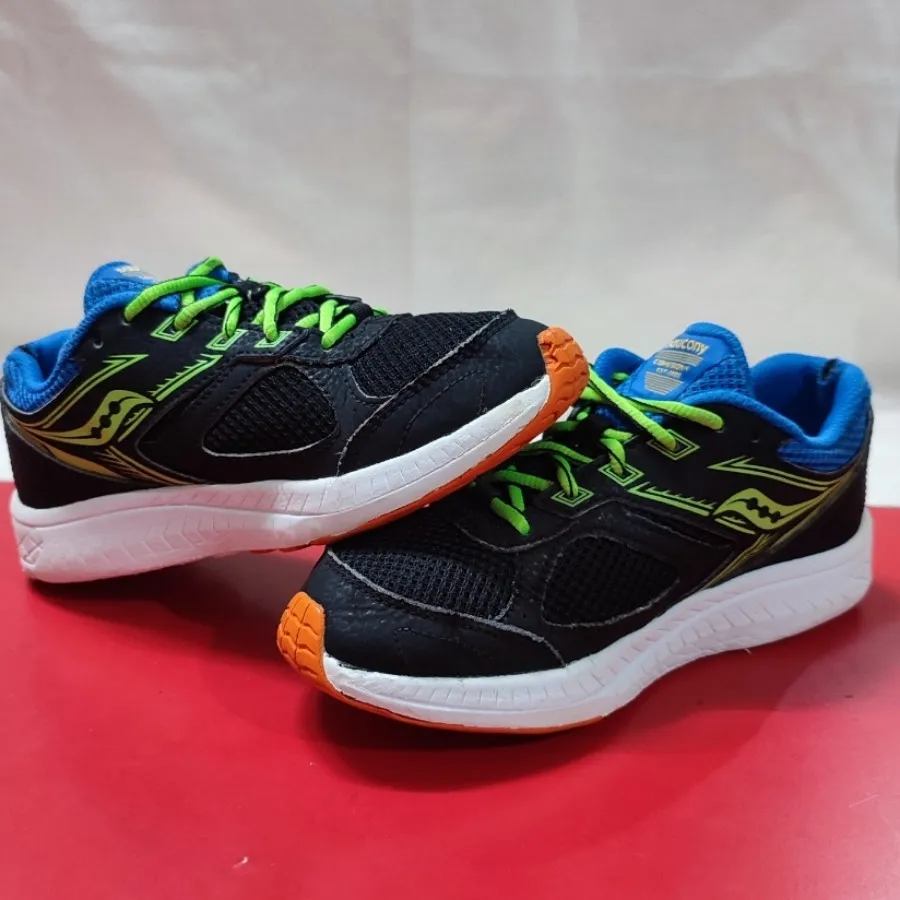 کتونی خارجی