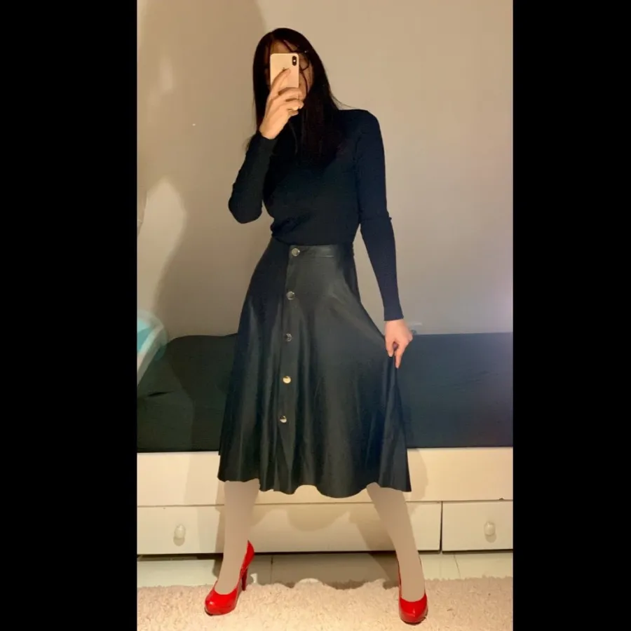 دامن چرم زارا