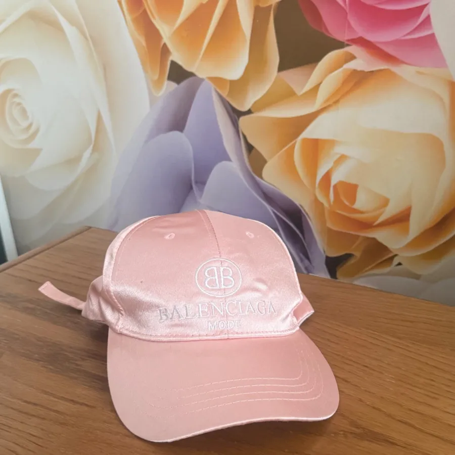 کلاه برند بالانسیاگا