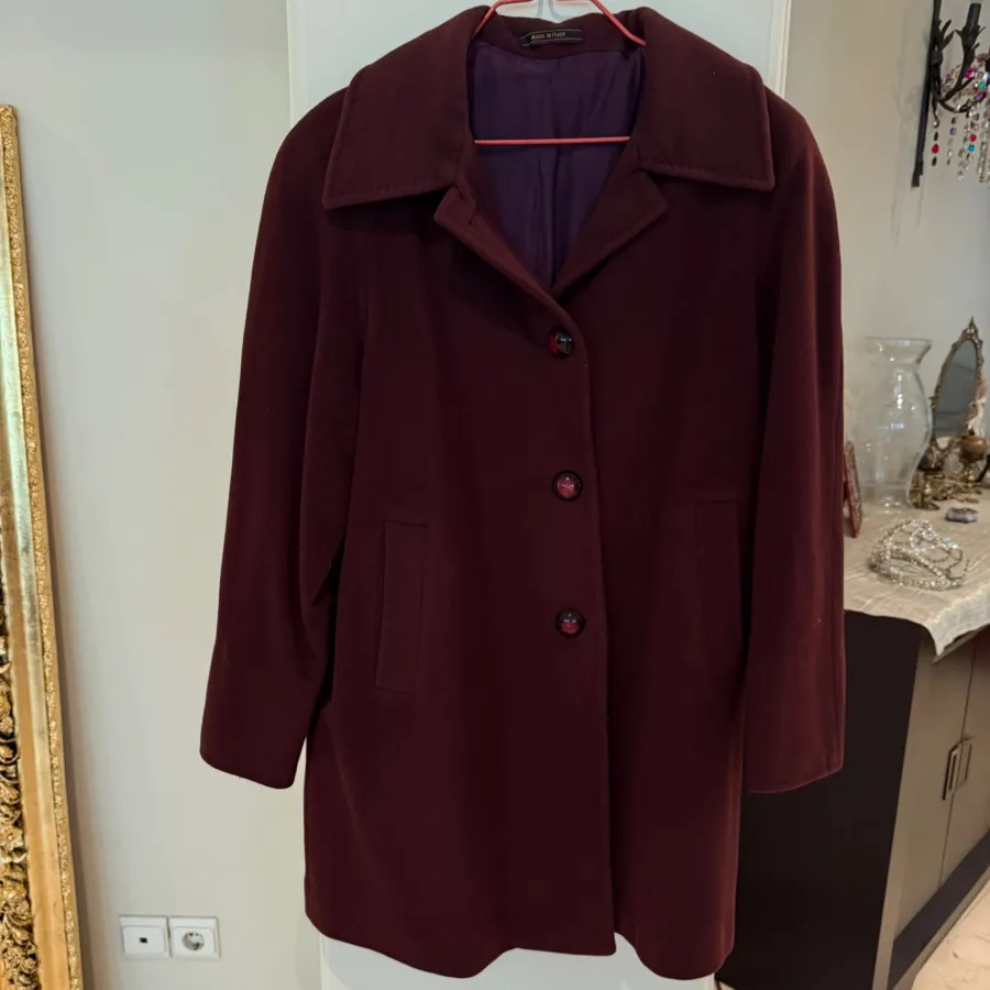 پالتو ایتالیایی آلبالویی