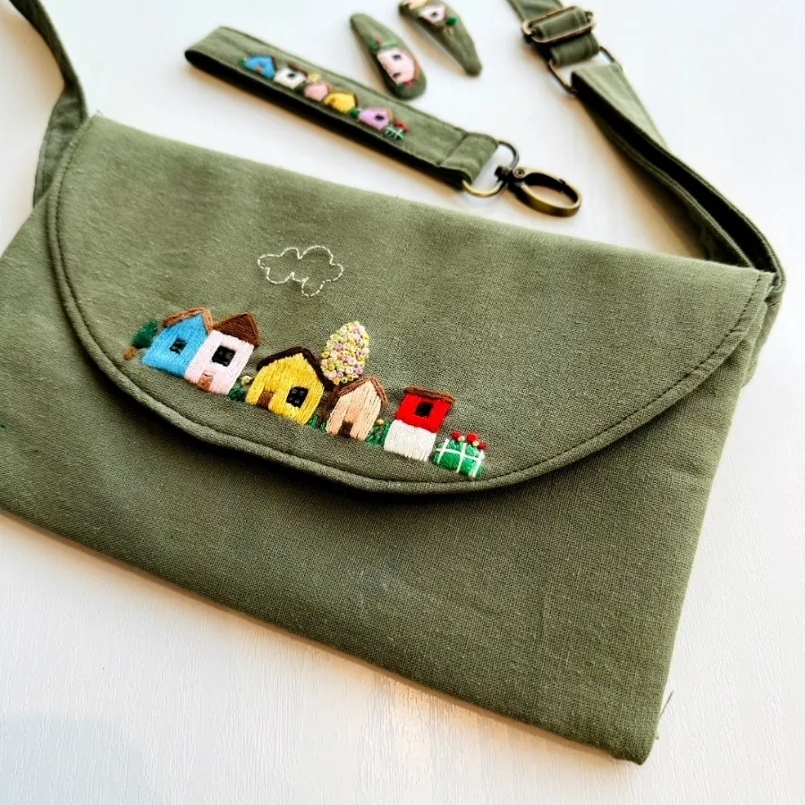 کیف گلدوزی شده