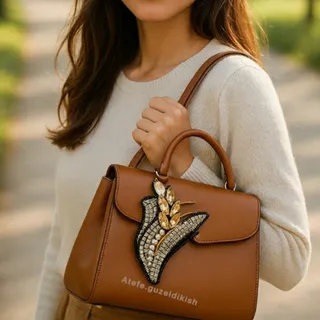 گلسینه جواهردوزی شده