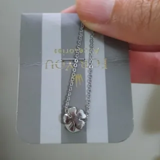 گردنبند گل ظریف