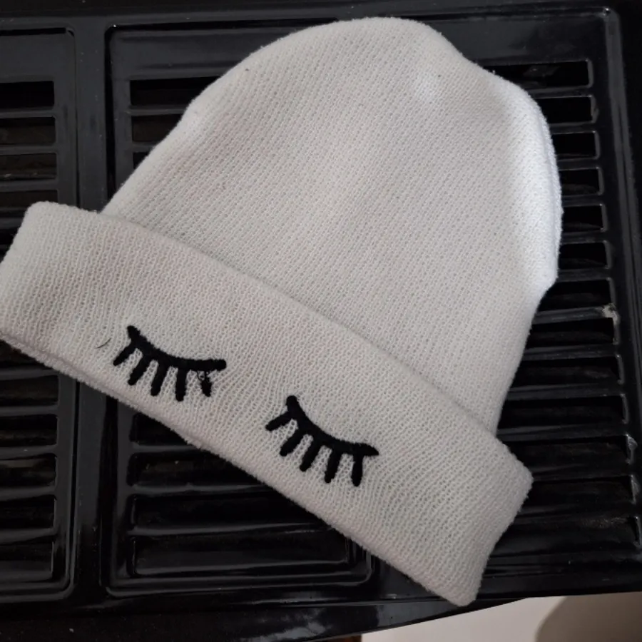 کلاه بافتنی سفید