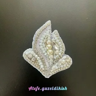 گلسینه جواهردوزی شده