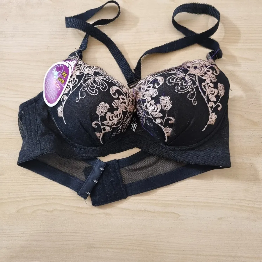 سوتین گلدوزی شده وارداتی