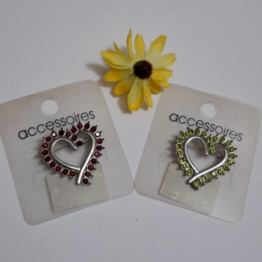 گل سینه اکسسوریز