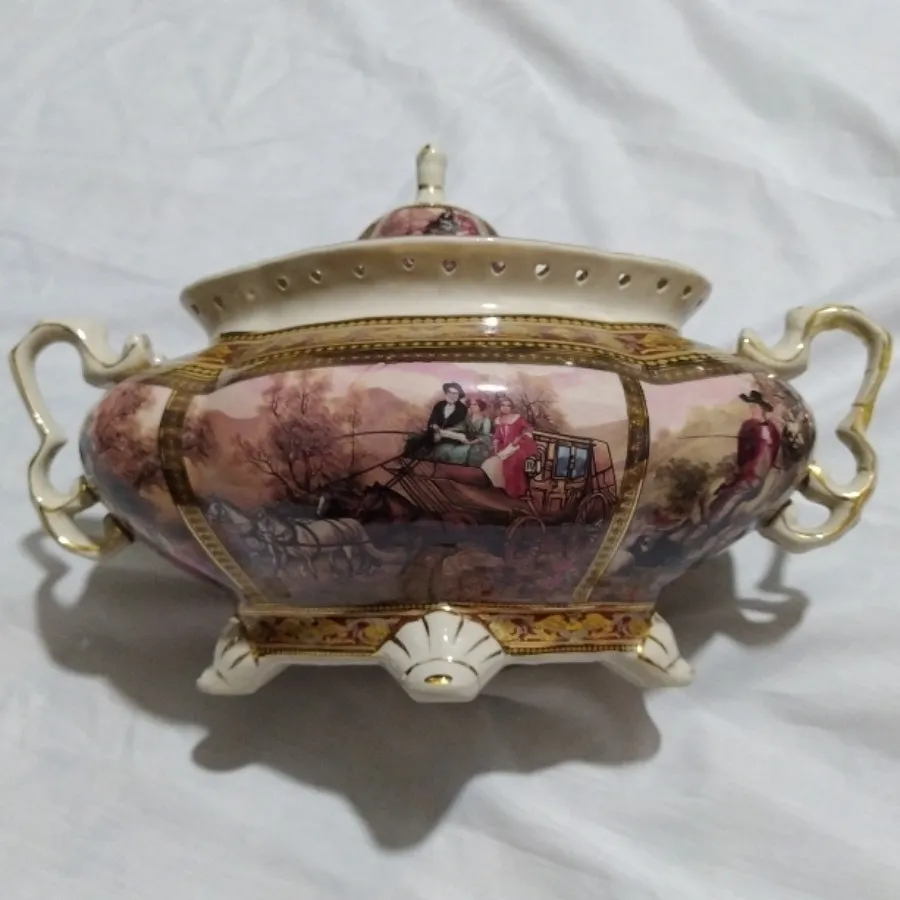 ظرف آنتیک خیلی خاص