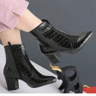 نیم بوت  پاشنه دار