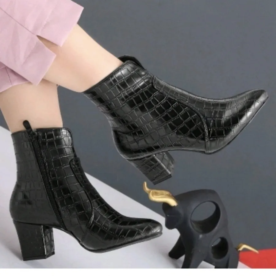 نیم بوت  پاشنه دار