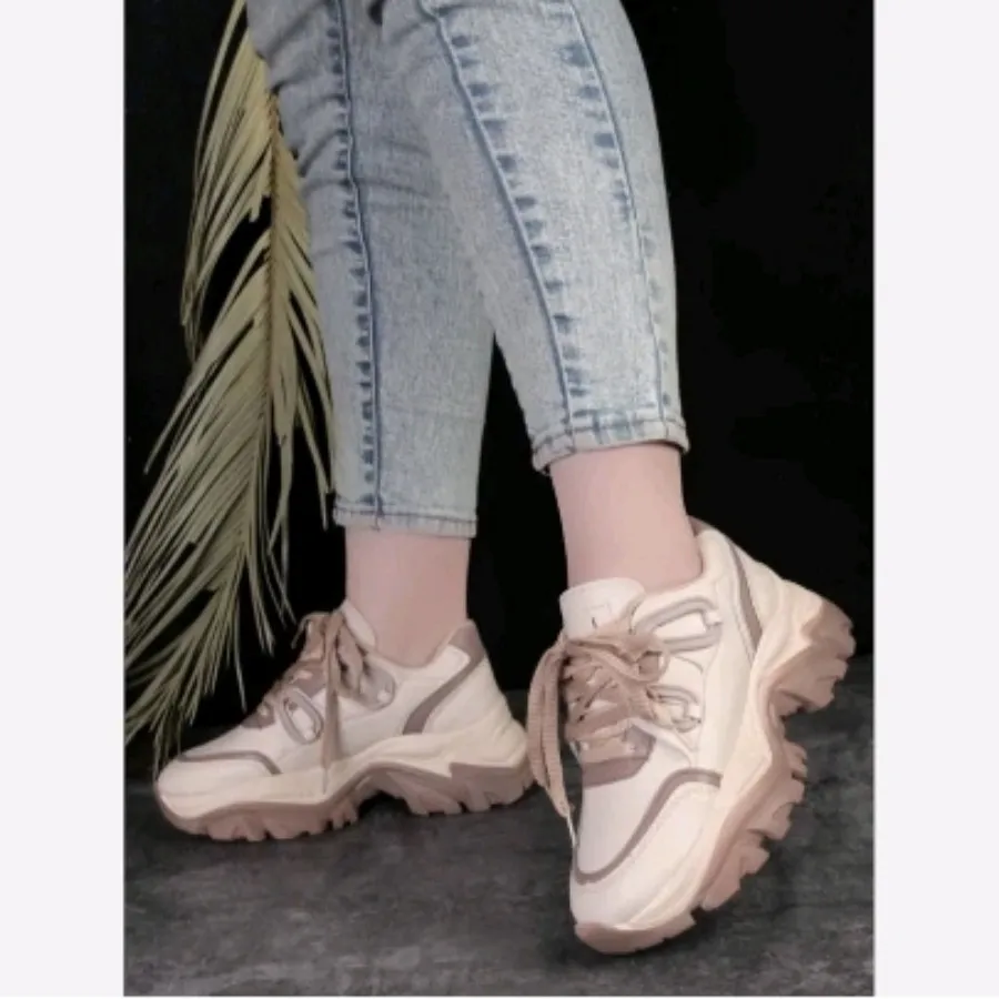 کفش کتونی جدید