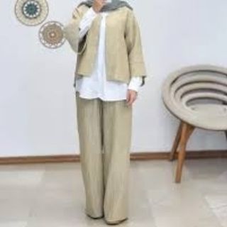 ست کت شلوار پلیسه کرم نو