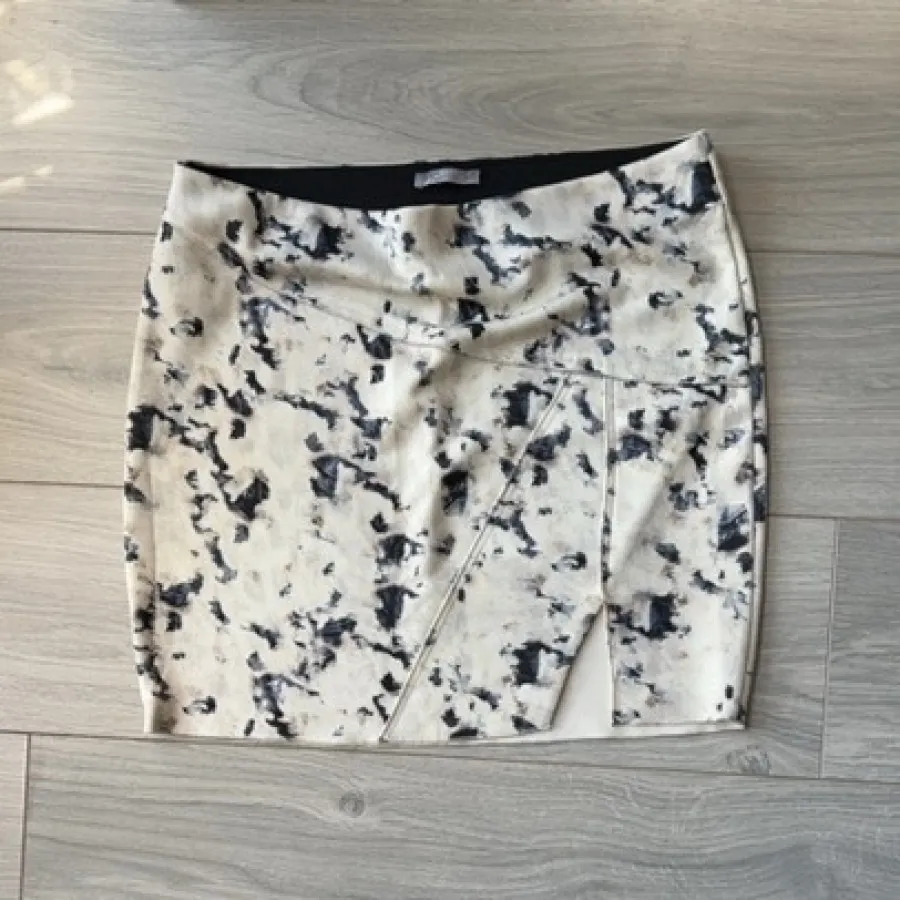 دامن کوتاه زارا