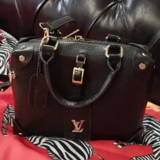 کیف مشکی رو دوشی