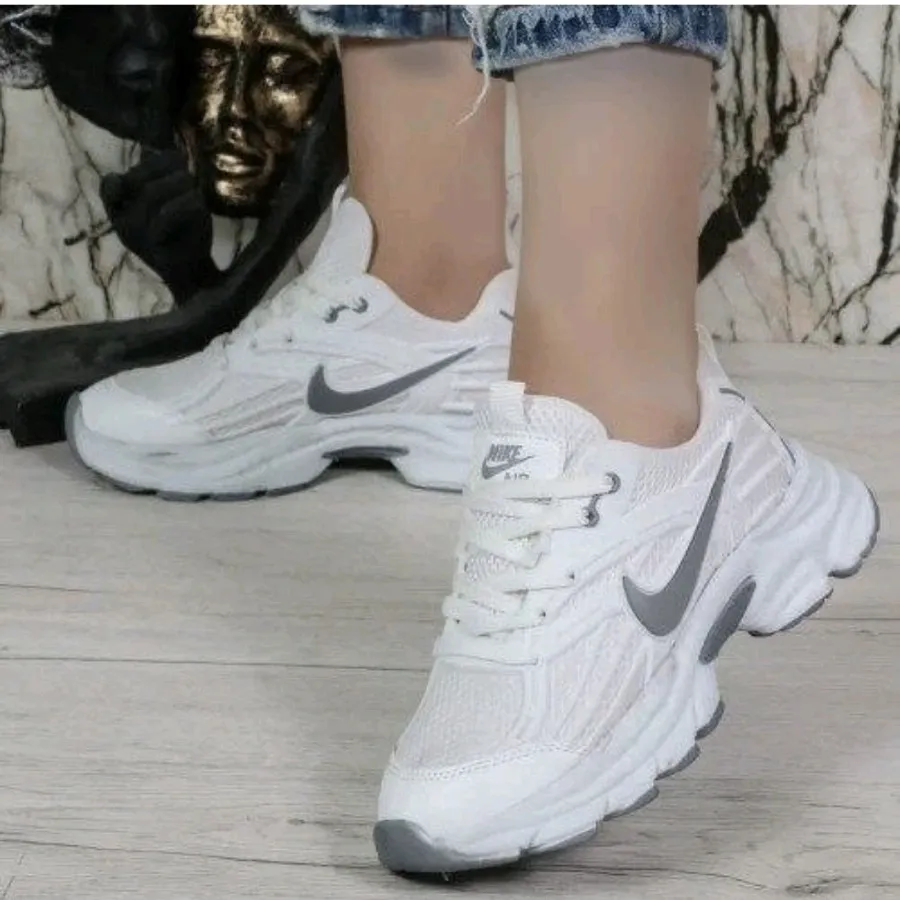 کفش کتونی جدید